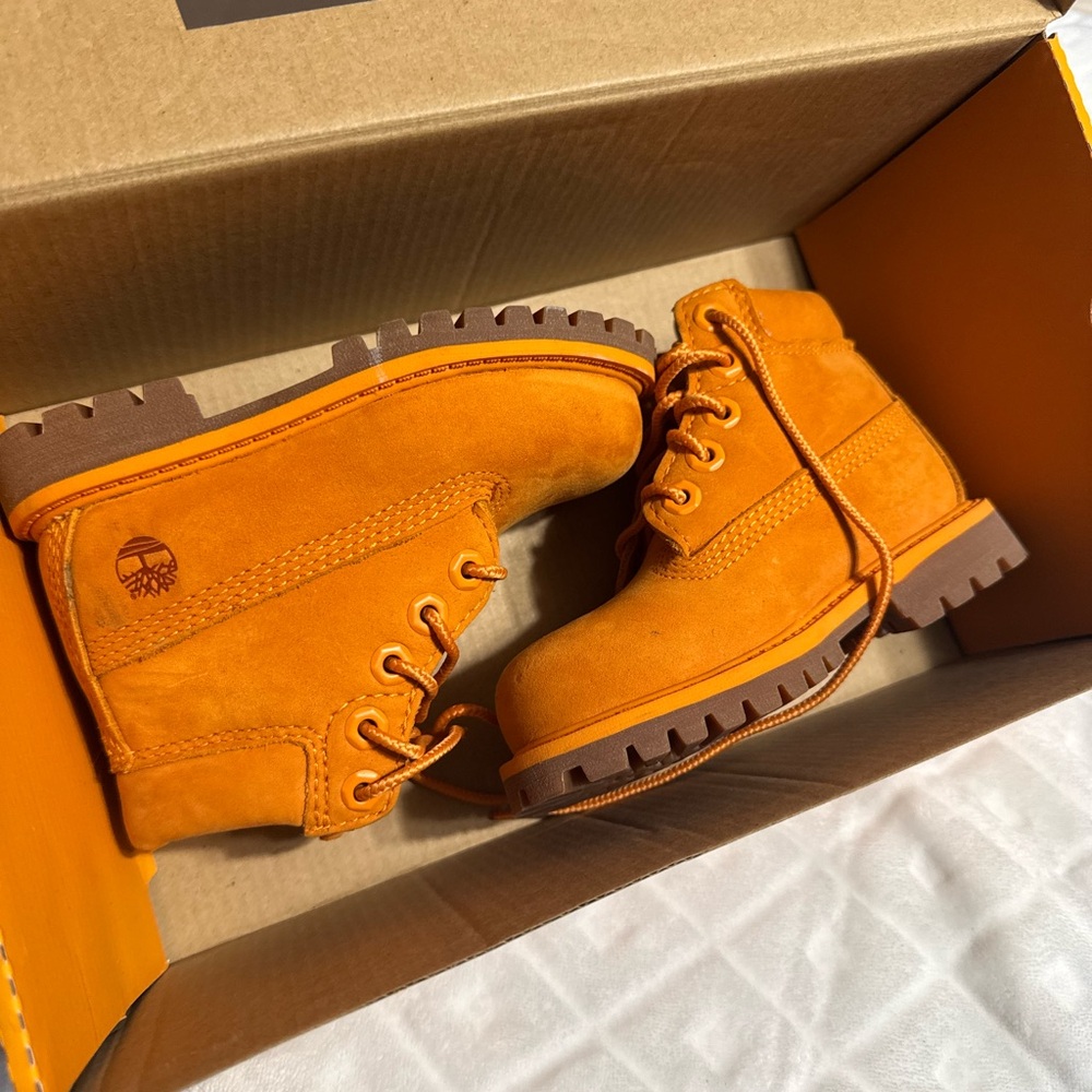 Timberland Vibrant Orange Lace-Up Boots 7c